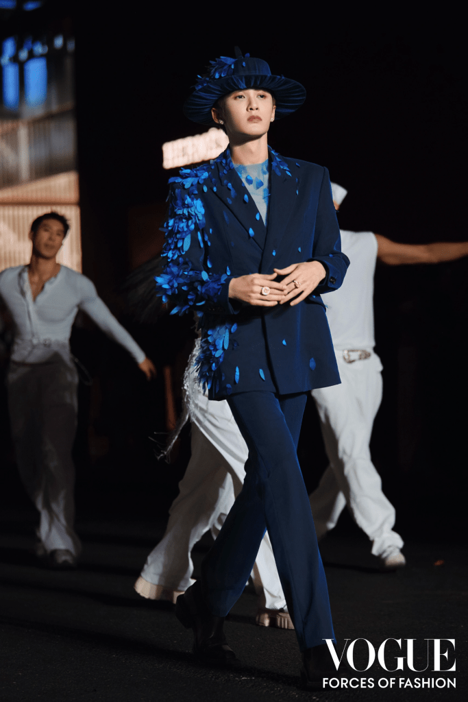 Thái độ tôn trọng và chân thành tận đáy lòng mà Kiện Thứ thể hiện với khán giả khiến tôi rất tôn trọng cậu ấy.